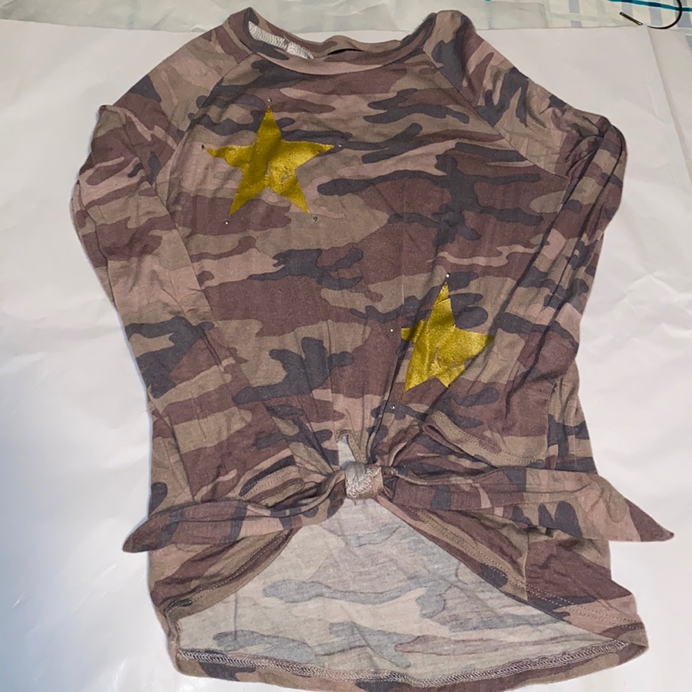 Girls chic2chix camo shirt